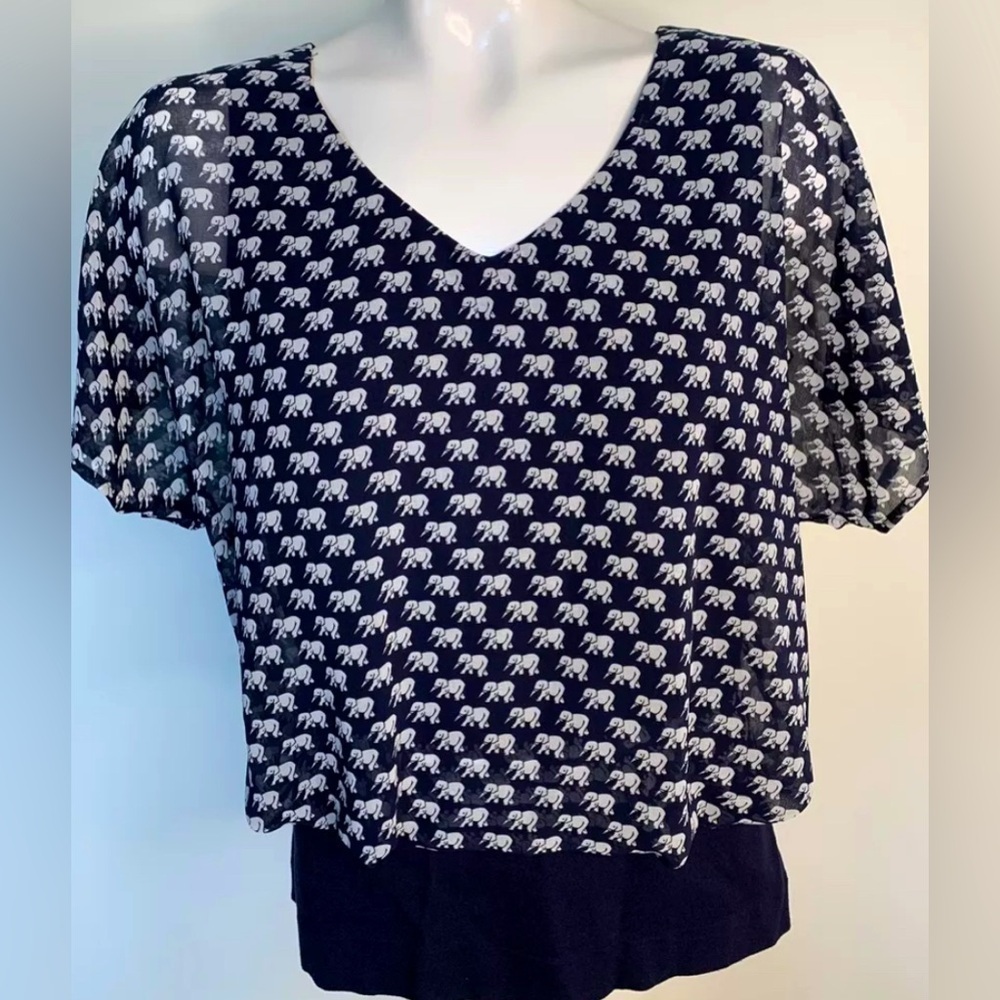Cabi Elephant Parade Navy White Chiffon Overlay Banded Knit Body/Bottom Zip Top